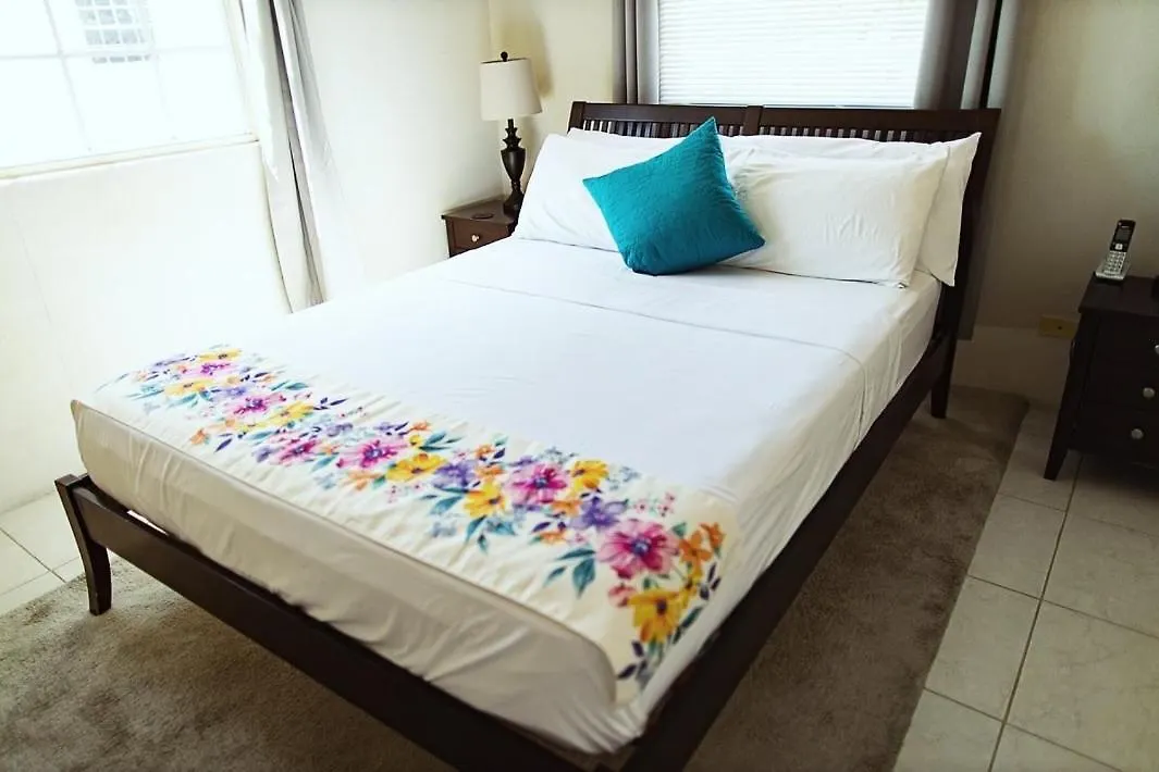 Apartmán Seashades 2Br 1 Full And 1 Half Bathrooms Condo With Pool Close To Beach Sleeps 4 Christ Church