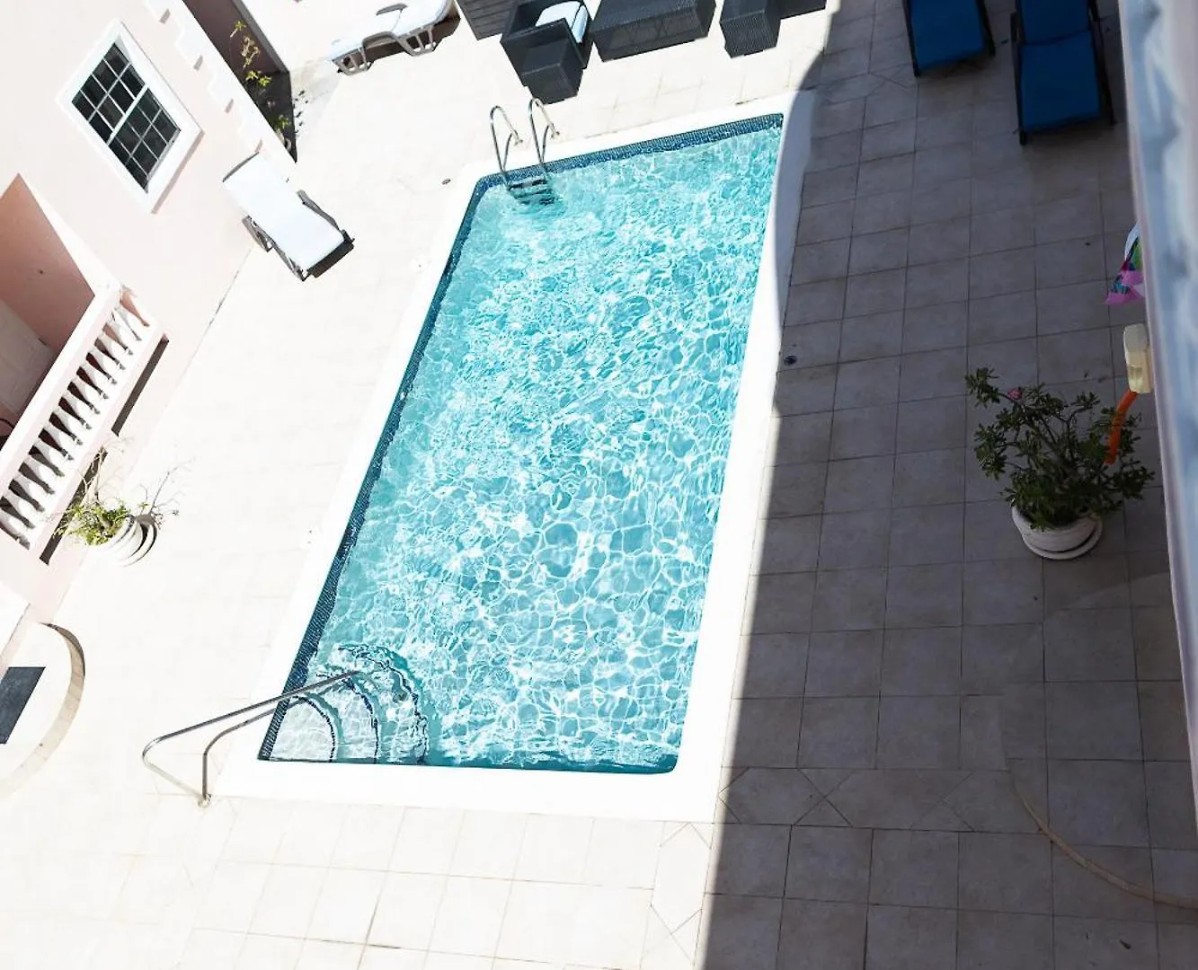 Seashades 2Br 1 Full And 1 Half Bathrooms Condo With Pool Close To Beach Sleeps 4 Крайст-Черч Апартаменты