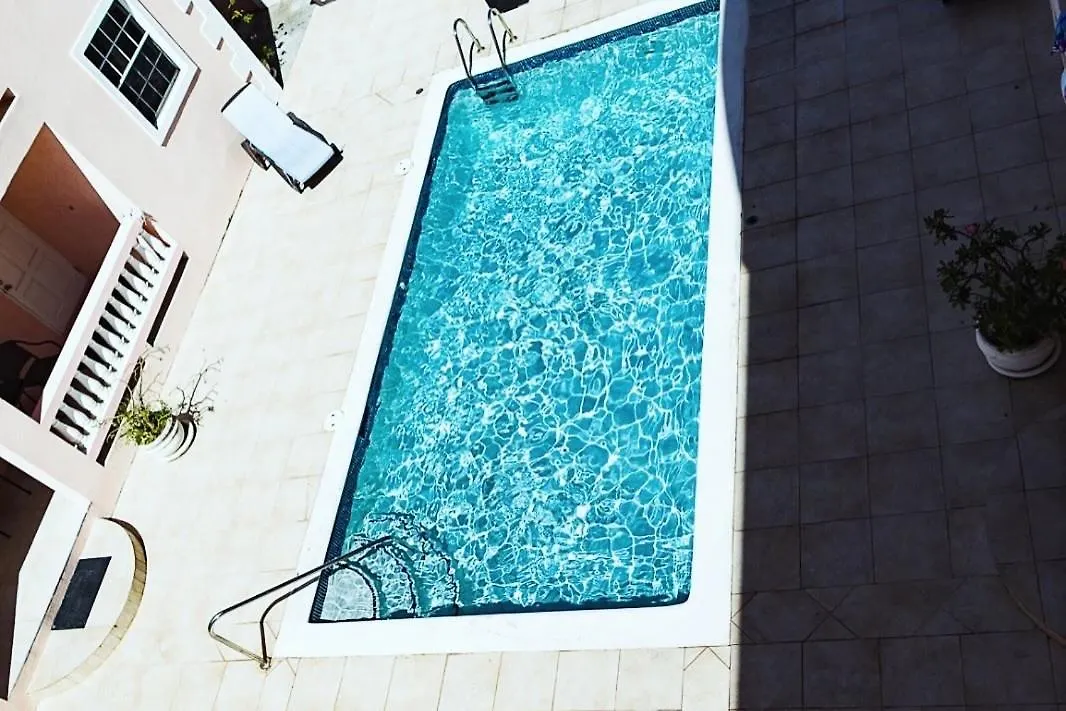Апартаменты Seashades 2Br 1 Full And 1 Half Bathrooms Condo With Pool Close To Beach Sleeps 4 Крайст-Черч Барбадос