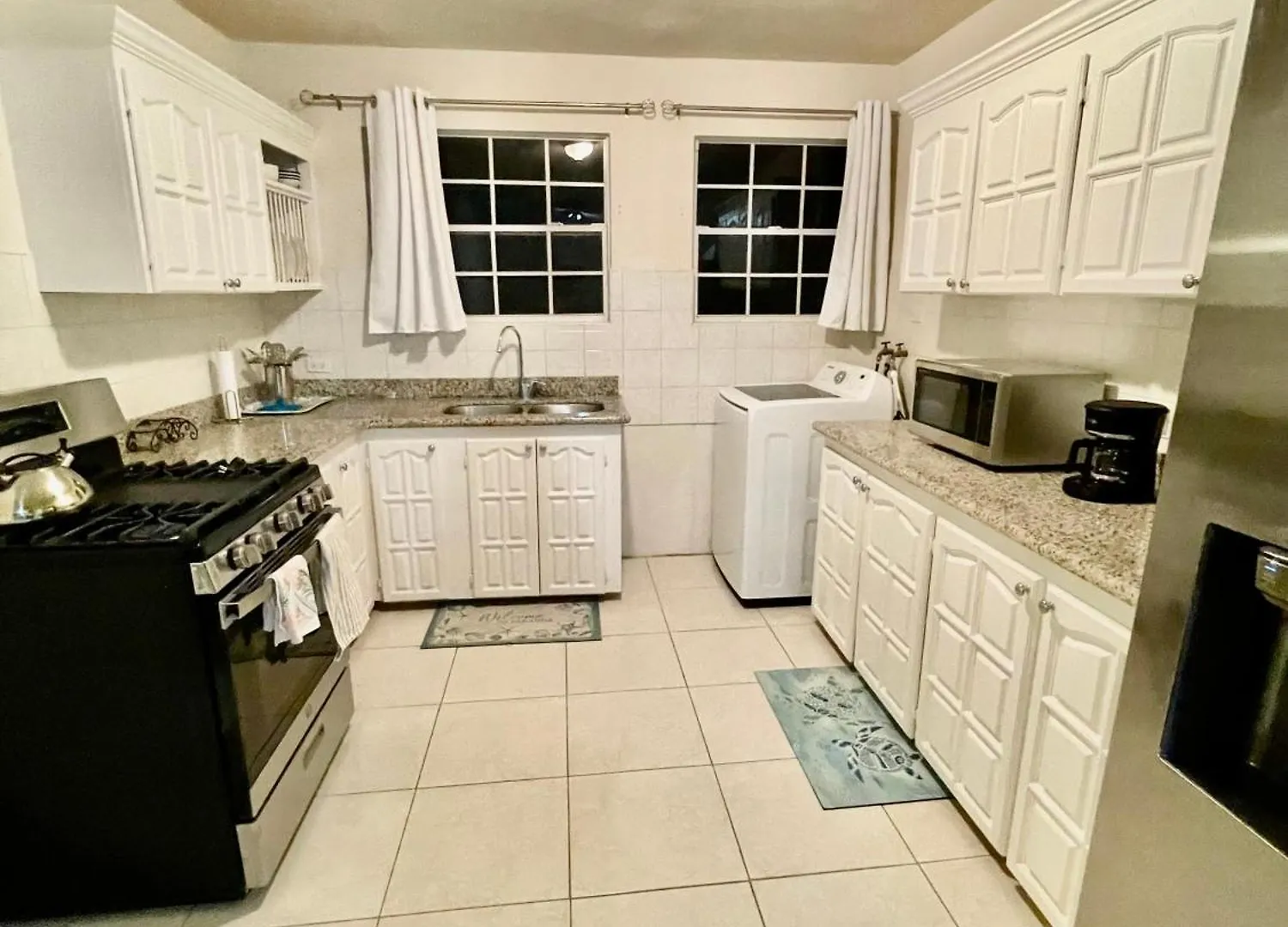 Seashades 2Br 1 Full And 1 Half Bathrooms Condo With Pool Close To Beach Sleeps 4 Крайст-Черч 0*,