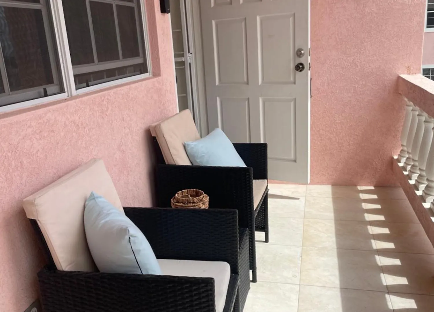 Seashades 2Br 1 Full And 1 Half Bathrooms Condo With Pool Close To Beach Sleeps 4 Christ Church Apartmán