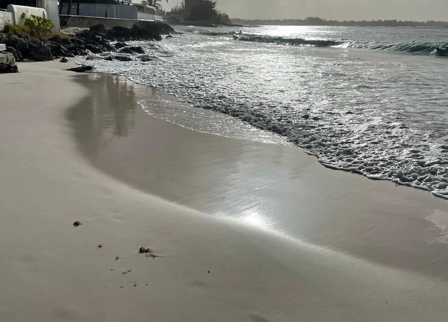 Seashades 2Br 1 Full And 1 Half Bathrooms Condo With Pool Close To Beach Sleeps 4 Christ Church Apartmán